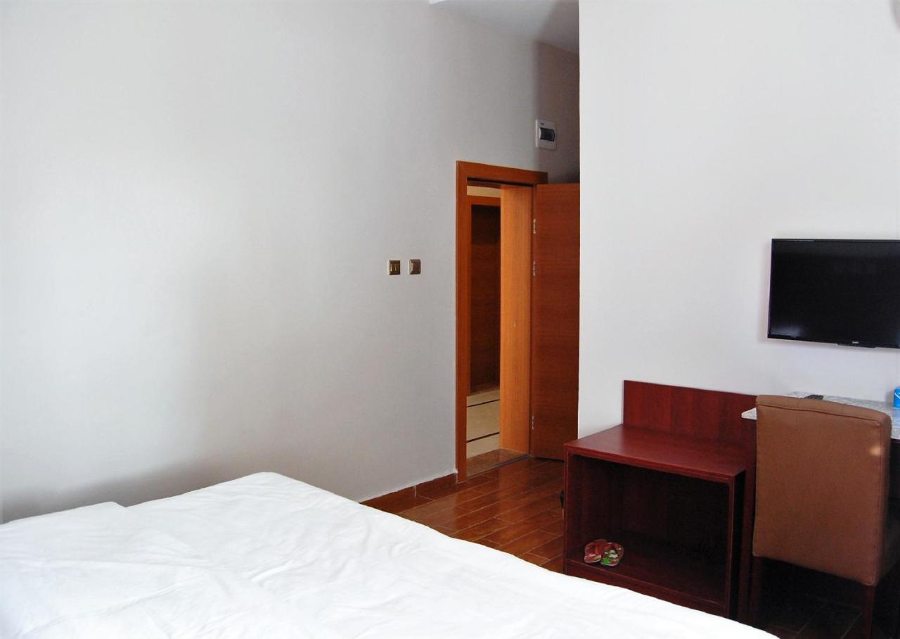 Отель R & K Guest Palace Кано Экстерьер фото