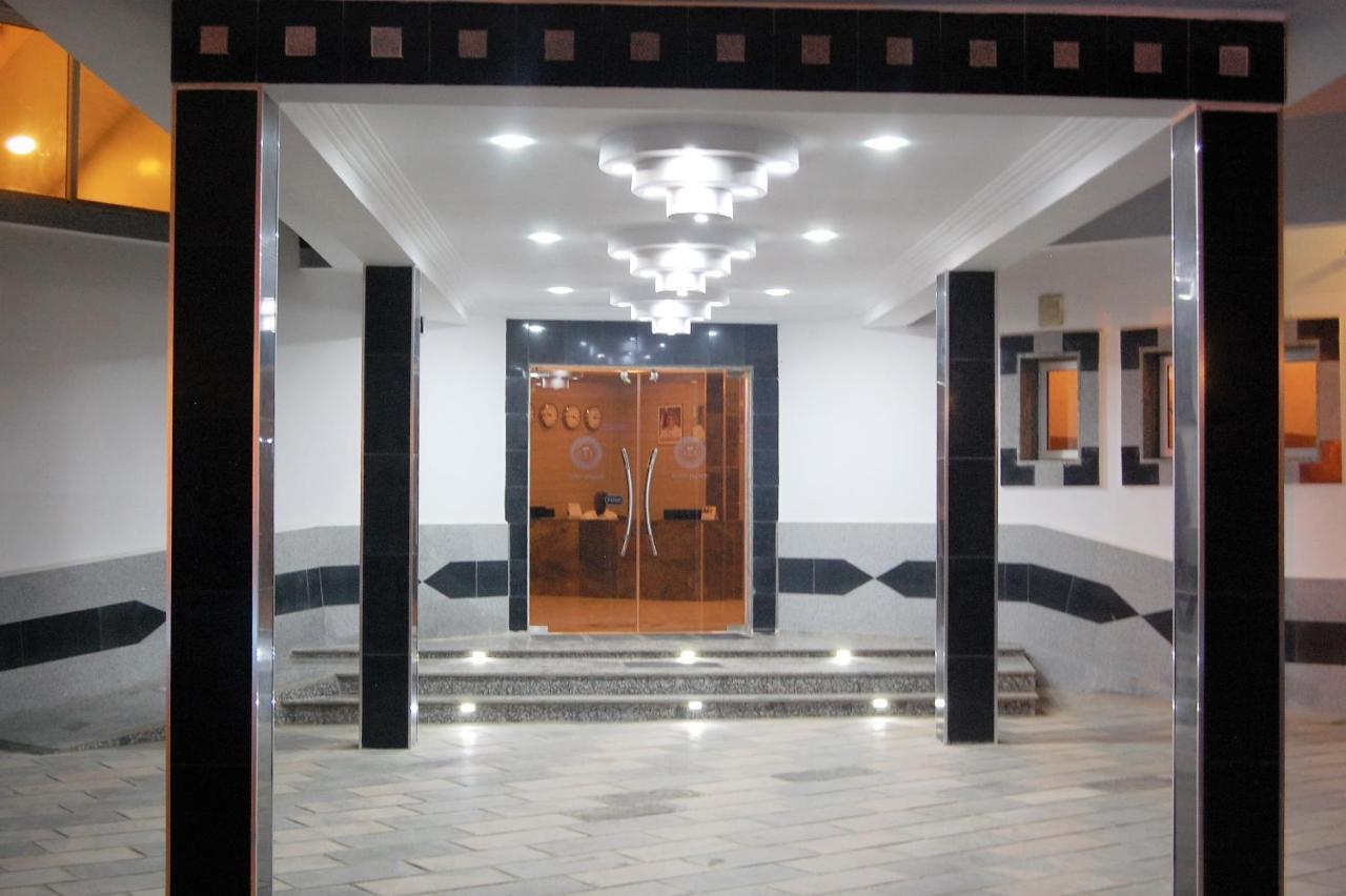 Отель R & K Guest Palace Кано Экстерьер фото