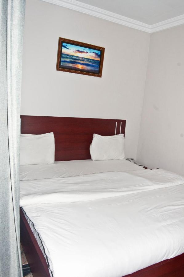 Отель R & K Guest Palace Кано Экстерьер фото