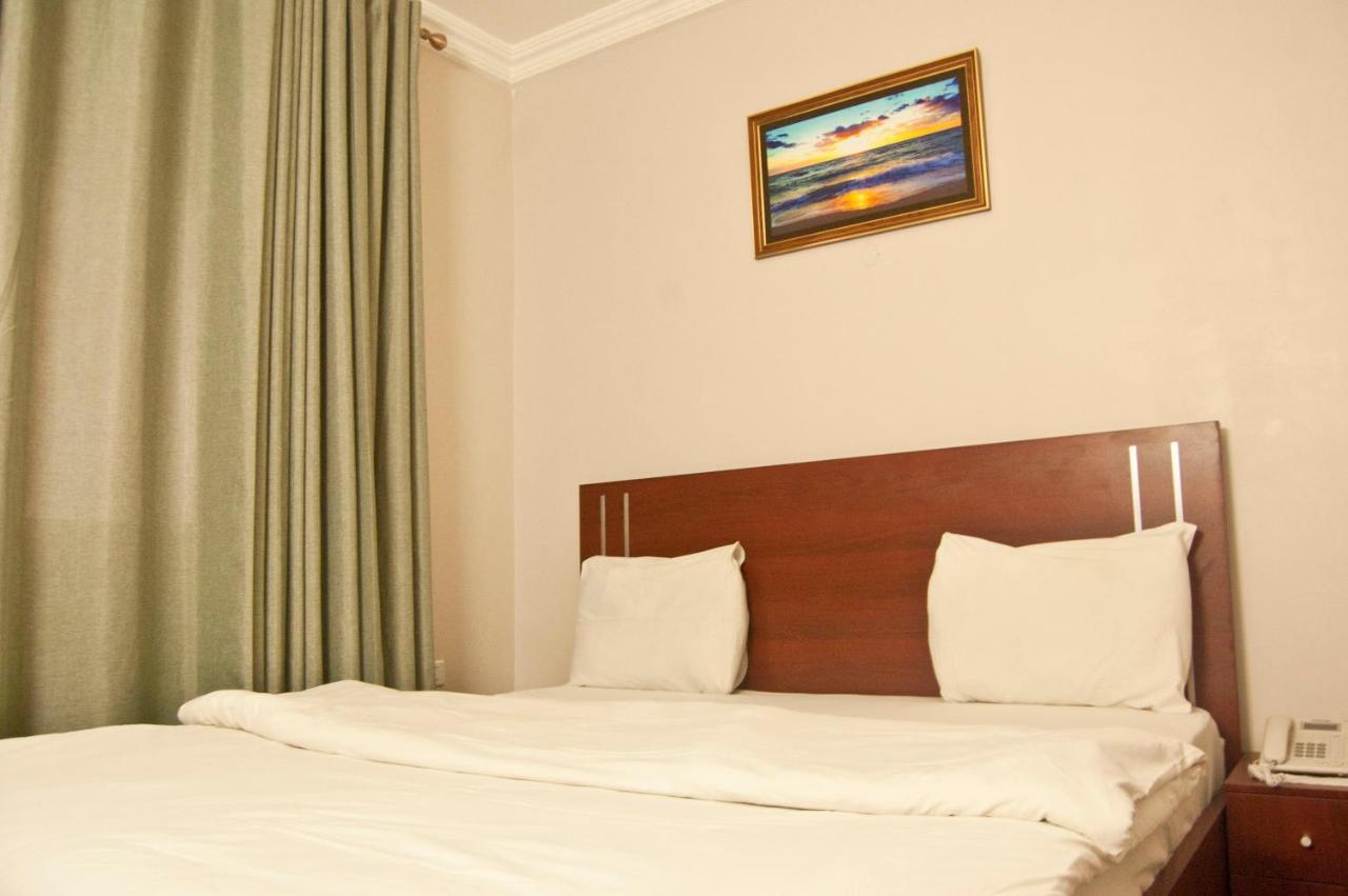 Отель R & K Guest Palace Кано Экстерьер фото